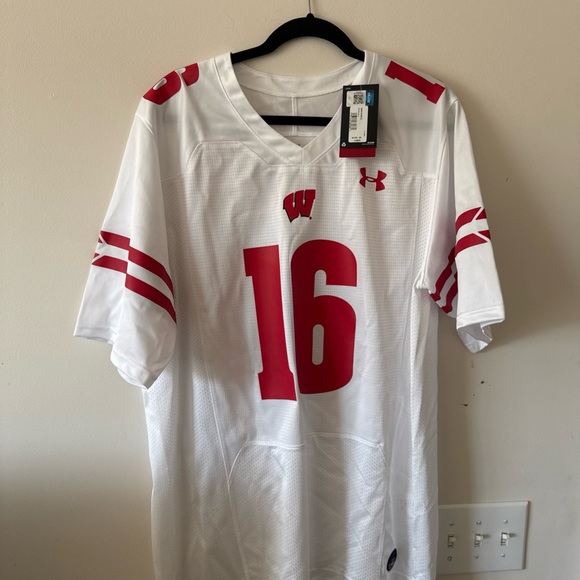 Under Armour Other - Men’s Under Armour Russell Wilson #16 Wisconsin Badgers Jersey Sz L - White NWT